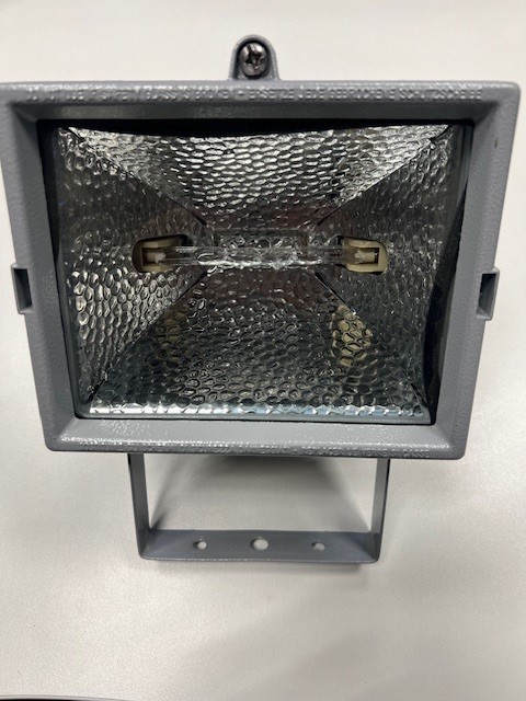 301.02.06.01 Metalen Halogeenstraler max 500 Watt
